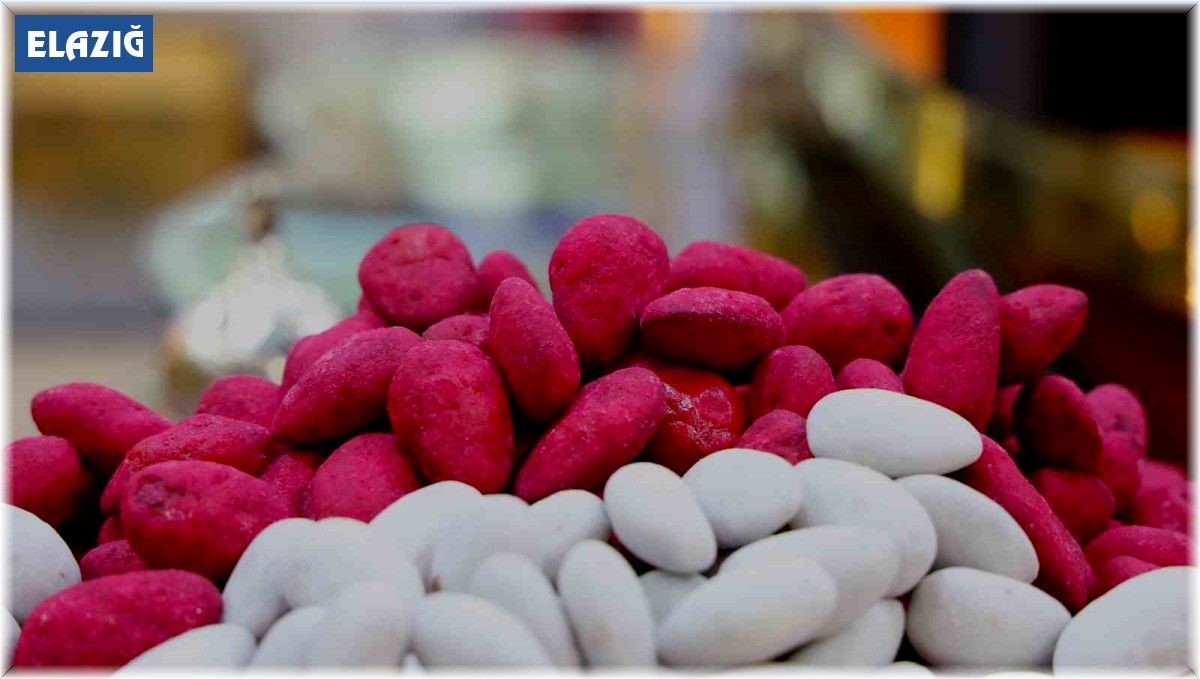 Türkiye'de sadece Elazığ'da üretiliyor: Vişneli badem şekerine ilgi büyük