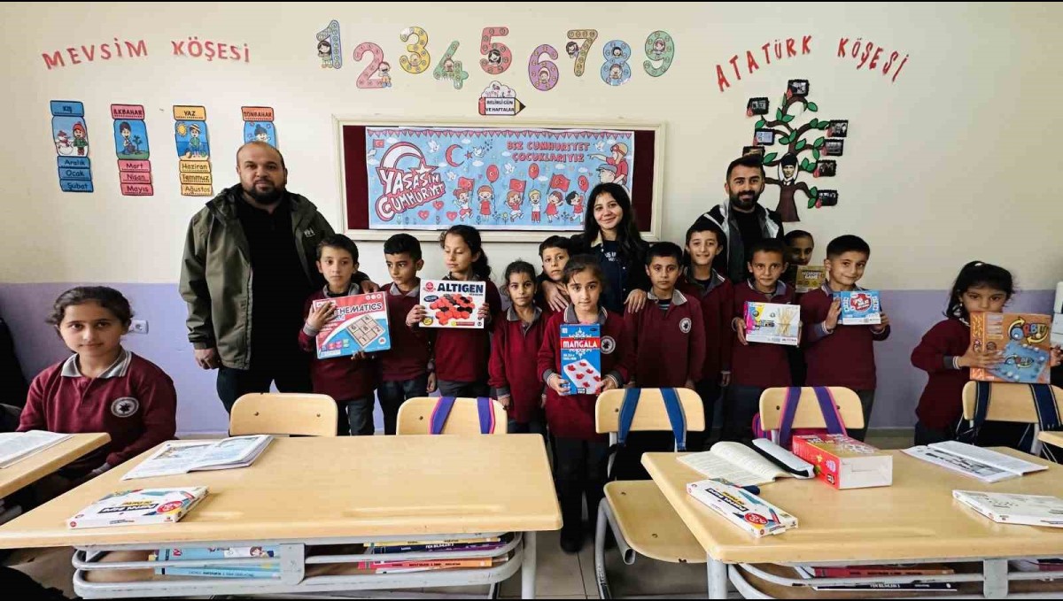 Türkiye-Irak sınırındaki öğrencilere oyun seti hediyesi