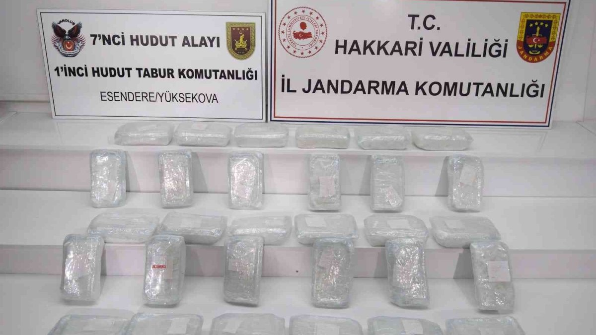 Türkiye-İran sınırında metamfetamin ele geçirildi