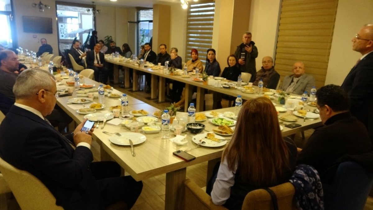 Türkiye Kent Konseyleri Birliği Yönetim Kurulu toplantısı Ardahan'da yapıldı