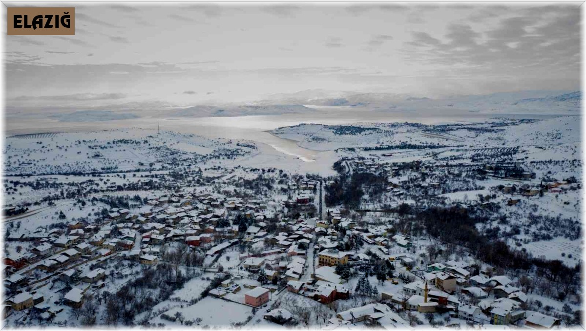 Türkiye'nin en yaşlı ilçesi Ağın'da kar manzarası