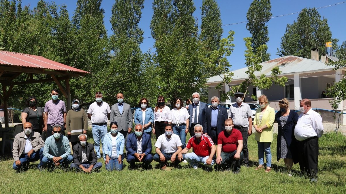 Türkiye'nin farklı illerinden gelen muhtarlar Van'da ağırlandı