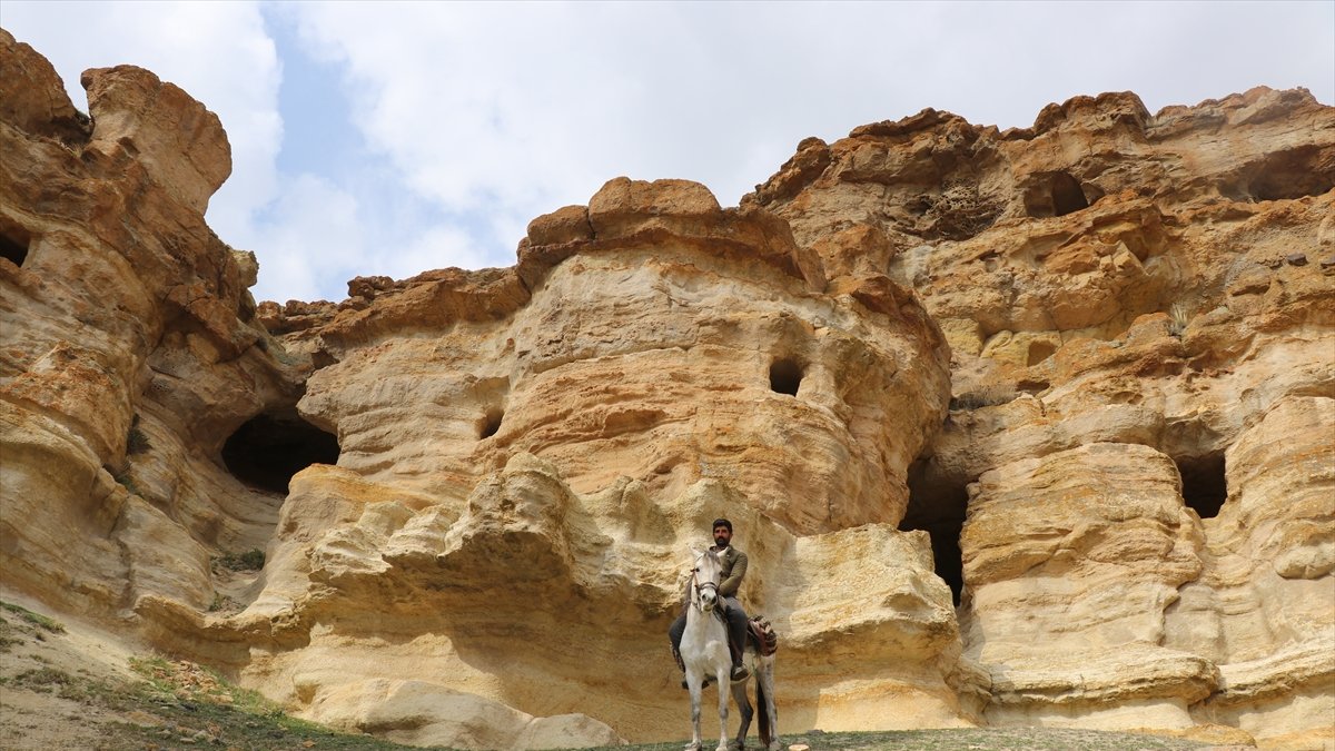 TÜRKİYE'NİN MAĞARALARI - Ağrı'nın 'Meya ve Biligan' ile Kars'ın 'Ani' mağaraları turizme kazandırılmayı bekliyor
