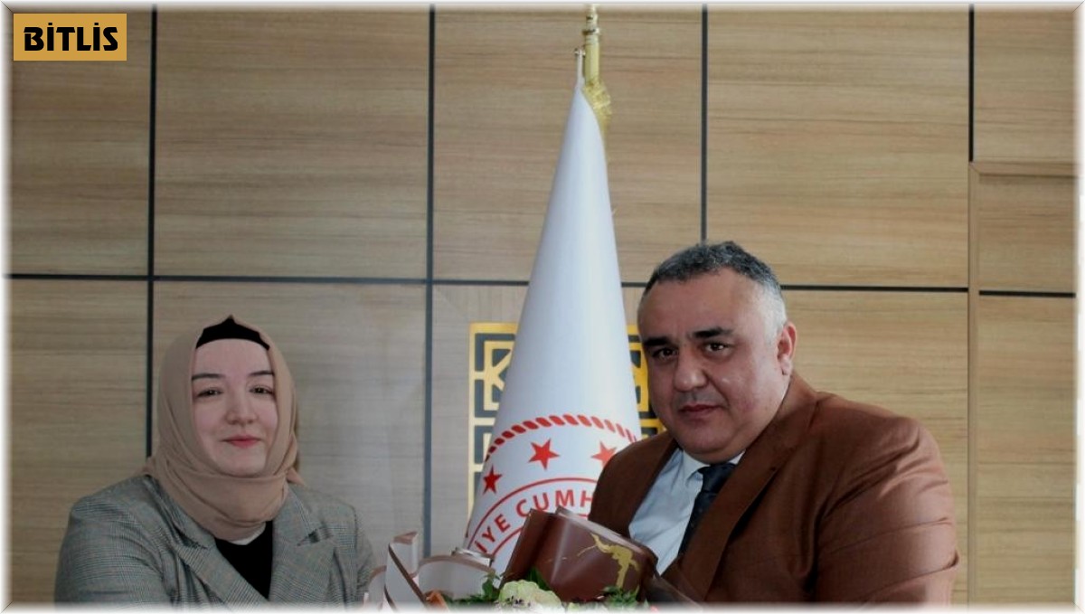 Türkiye'nin üçüncü kadın il sağlık müdürü Bitlis'te görevi devraldı