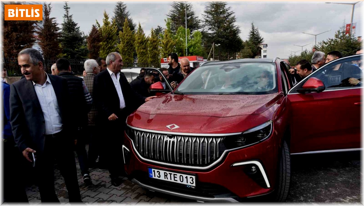 Türkiye'nin yerli ve milli aracı Togg Ahlatlılarla buluştu