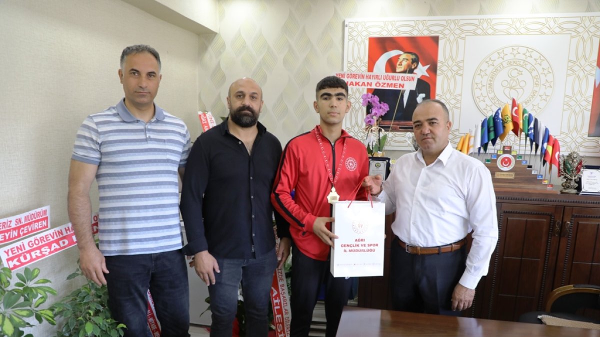 Türkiye şampiyonu Ağrılı Boksör Abdullah Ömer Gökçe, Avrupa Şampiyonası’nda ringe çıkacak