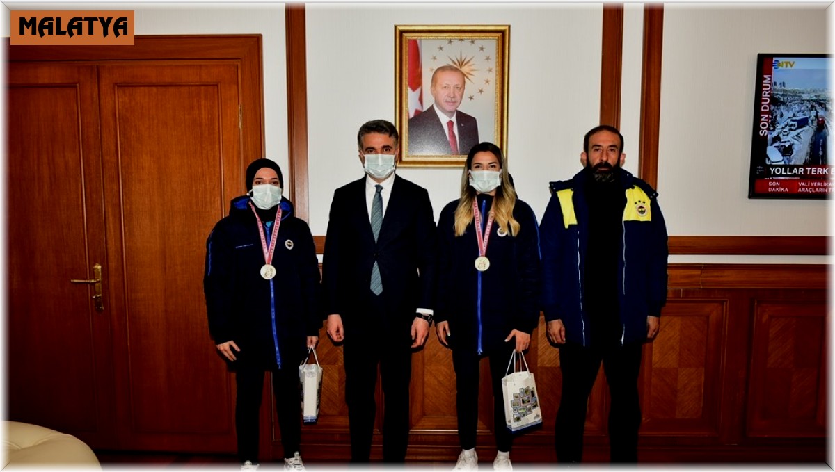 Türkiye Şampiyonu Boksörlere hediye