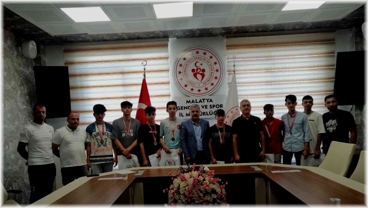 Türkiye Şampiyonu sporculara ödül