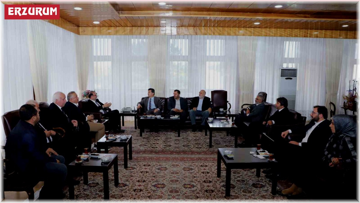 Türkiye yazarlar birliği heyeti, Rektör Hacımüftüoğlu'nu ziyaret etti