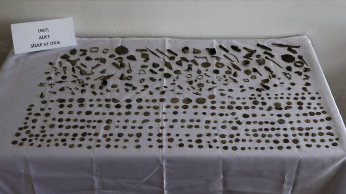 Turşu bidonundan tarihi eser çıktı