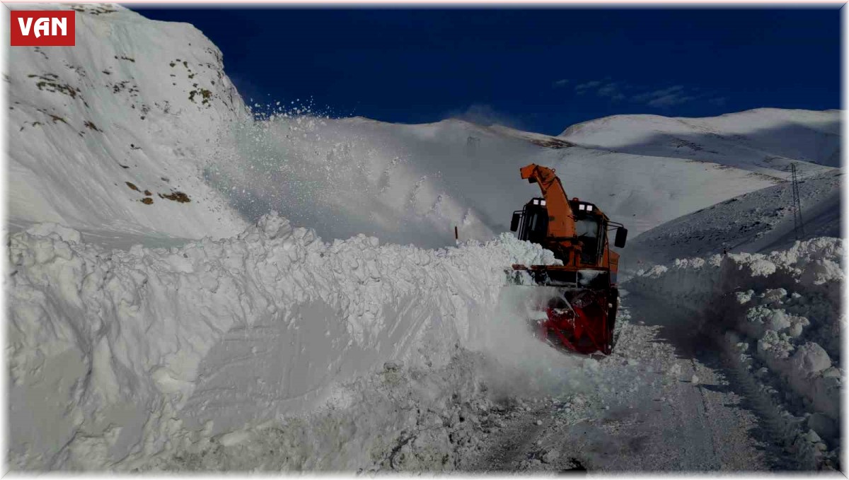 Turuncu elbiselilerin kar mesaisi