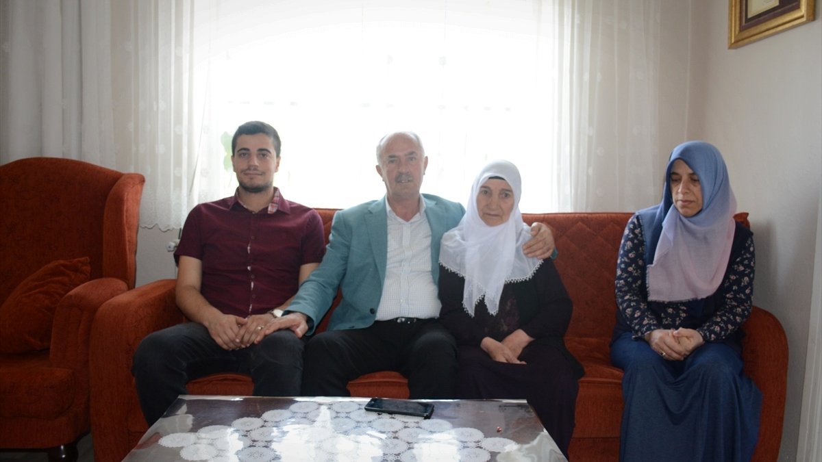 Tuşba Belediye Başkanı Akman'dan bayram ziyaretleri