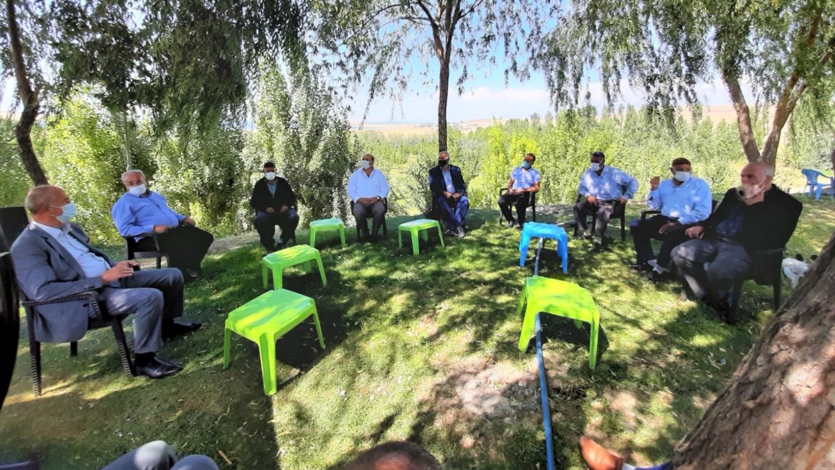 Tuşba Belediye Başkanı Salih Akman'ın mahalle ziyaretleri sürüyor