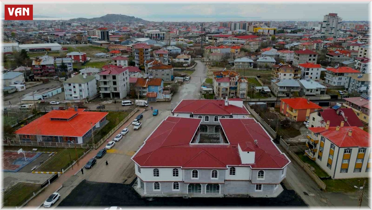 Tuşba Belediyesi, Bedesten Çarşısı'ndaki dükkanları kiraya veriyor