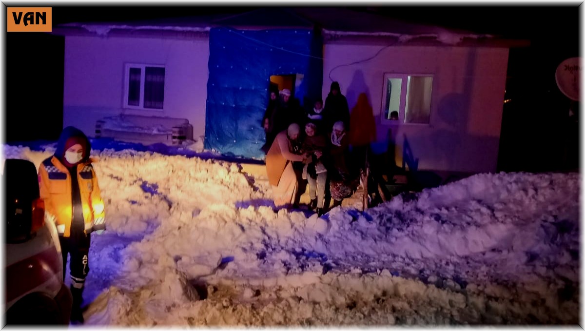 Tuşba Belediyesi ekiplerinden hasta kurtarma operasyonu