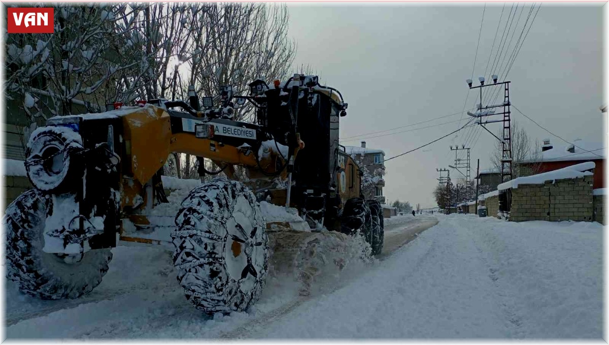 Tuşba Belediyesi'nin karla mücadele çalışması