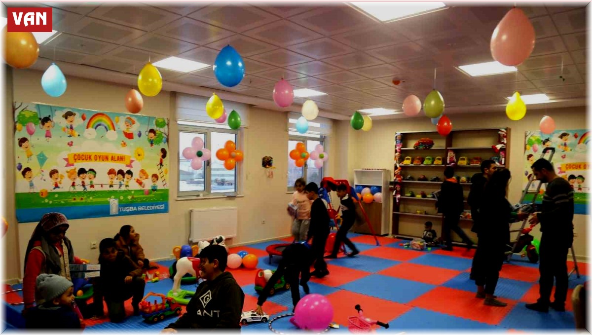 Tuşba Belediyesinden depremzede çocuklar için oyun parkı