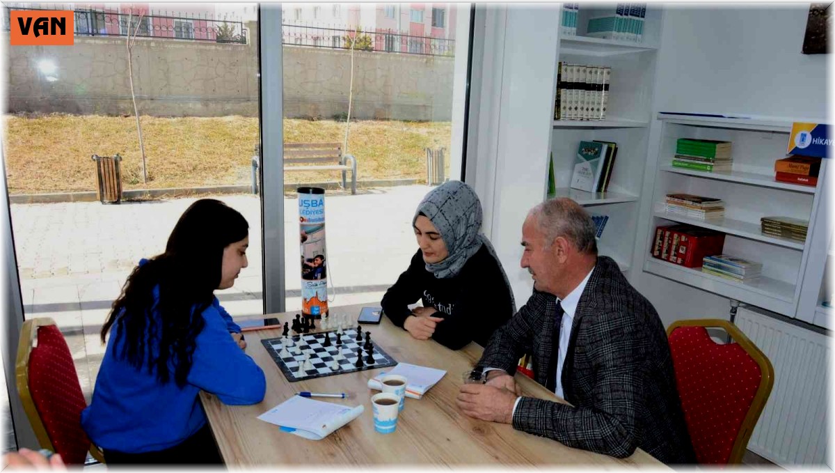 Tuşba Belediyesinden 'Kitap Kafe' hizmeti