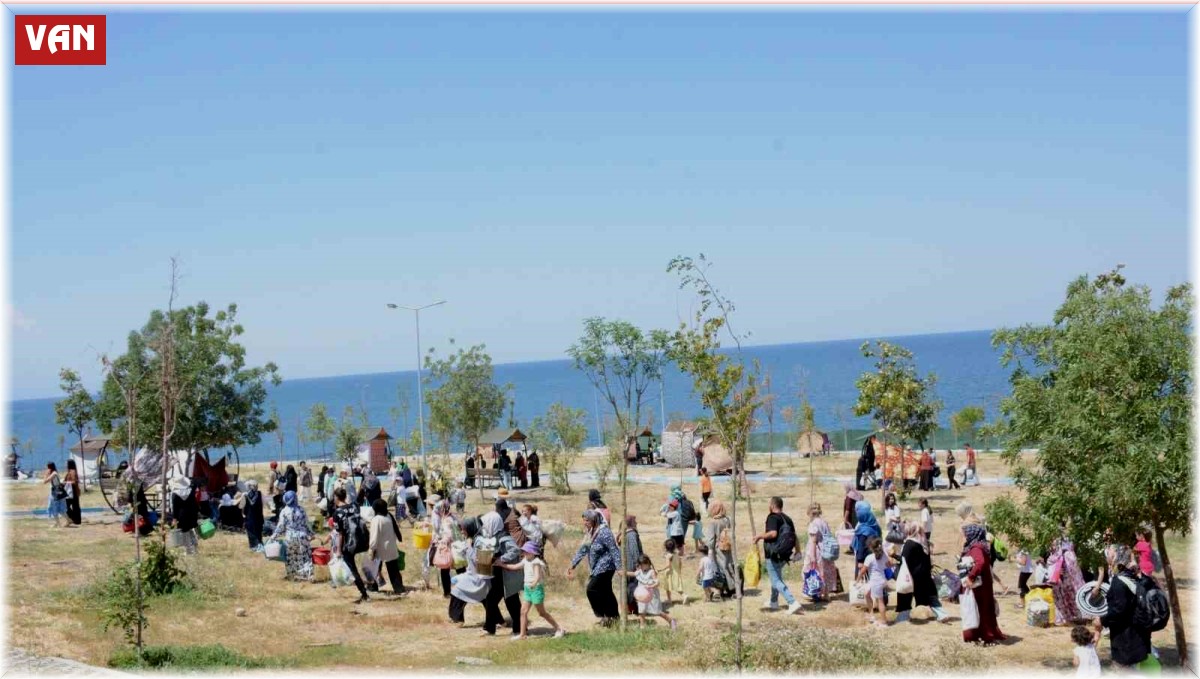 Tuşba Belediyesinden kursiyerlere yönelik gezi