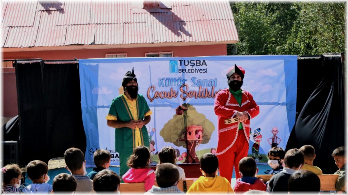 Tuşba Belediyesinden öğrencilere yönelik tiyatro etkinliği