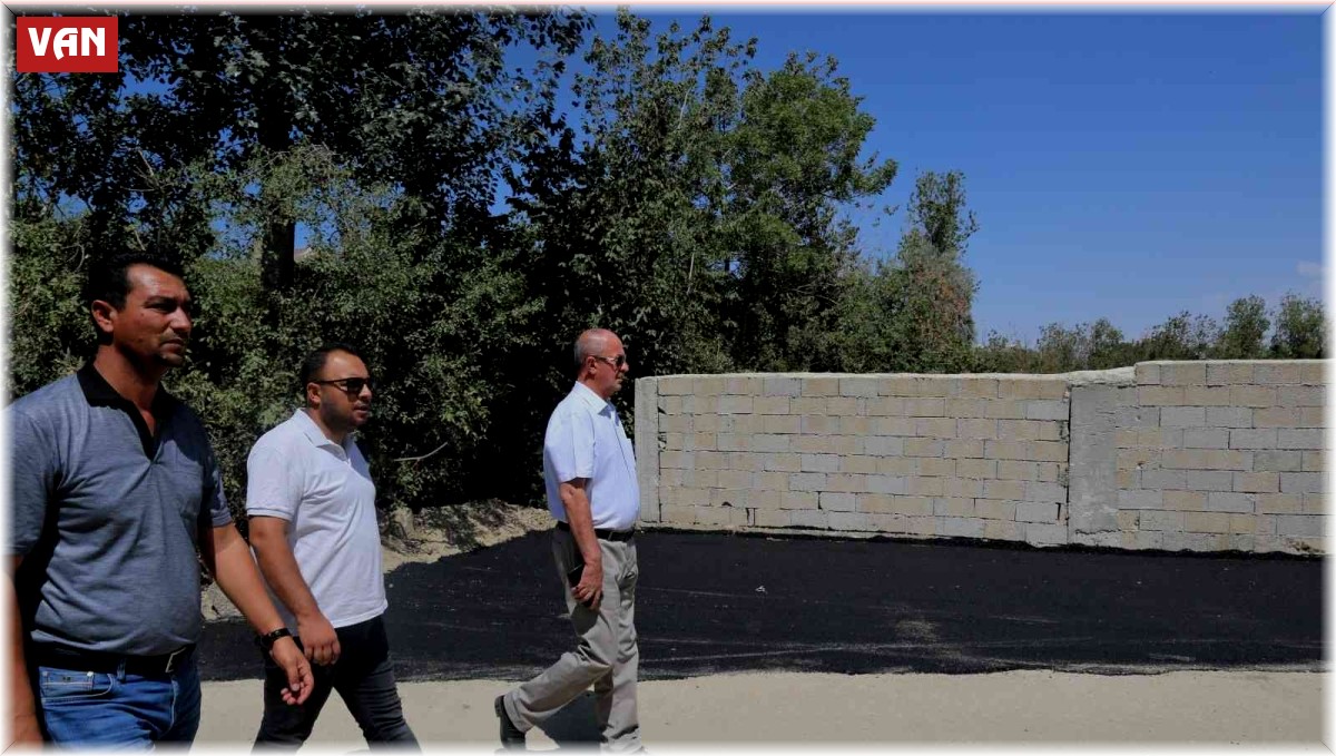 Tuşba Belediyesinin asfalt yama ve kilitli parke taşı çalışmaları devam ediyor