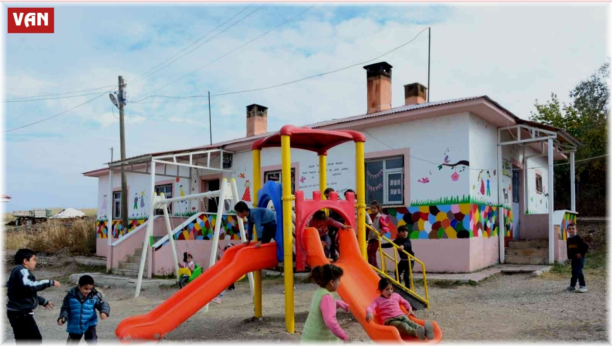 Tuşba Belediyesiyle kırsal mahalleler güzelleşiyor