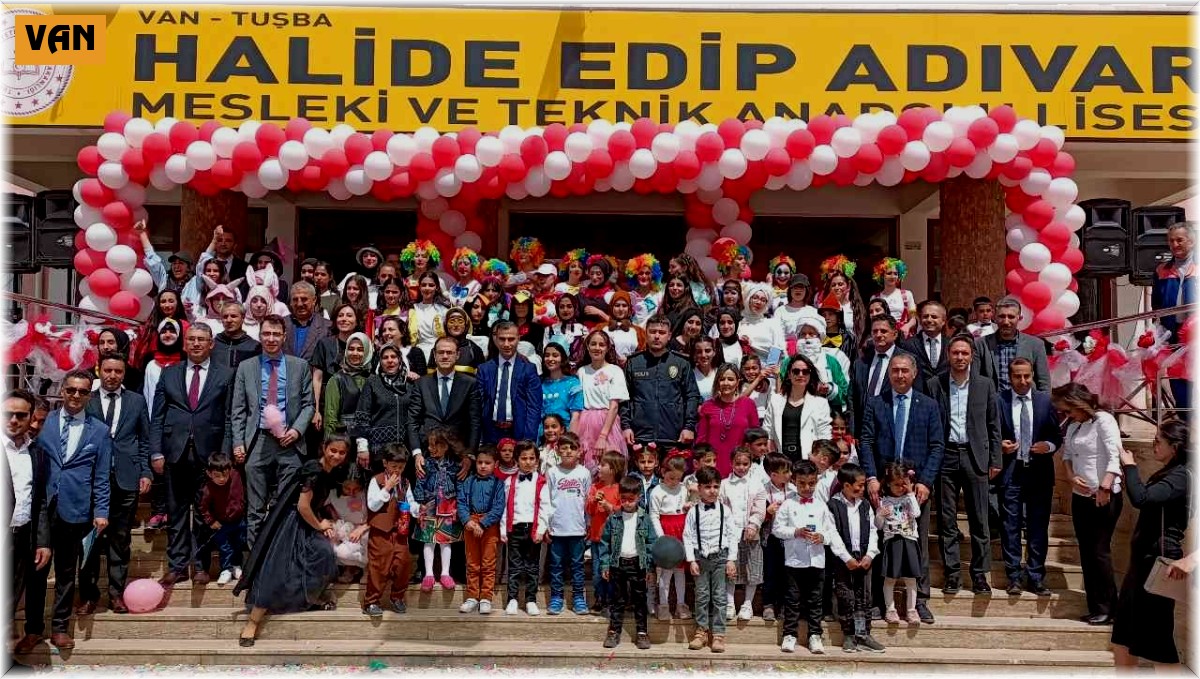 Tuşba'da 23 Nisan coşkusu