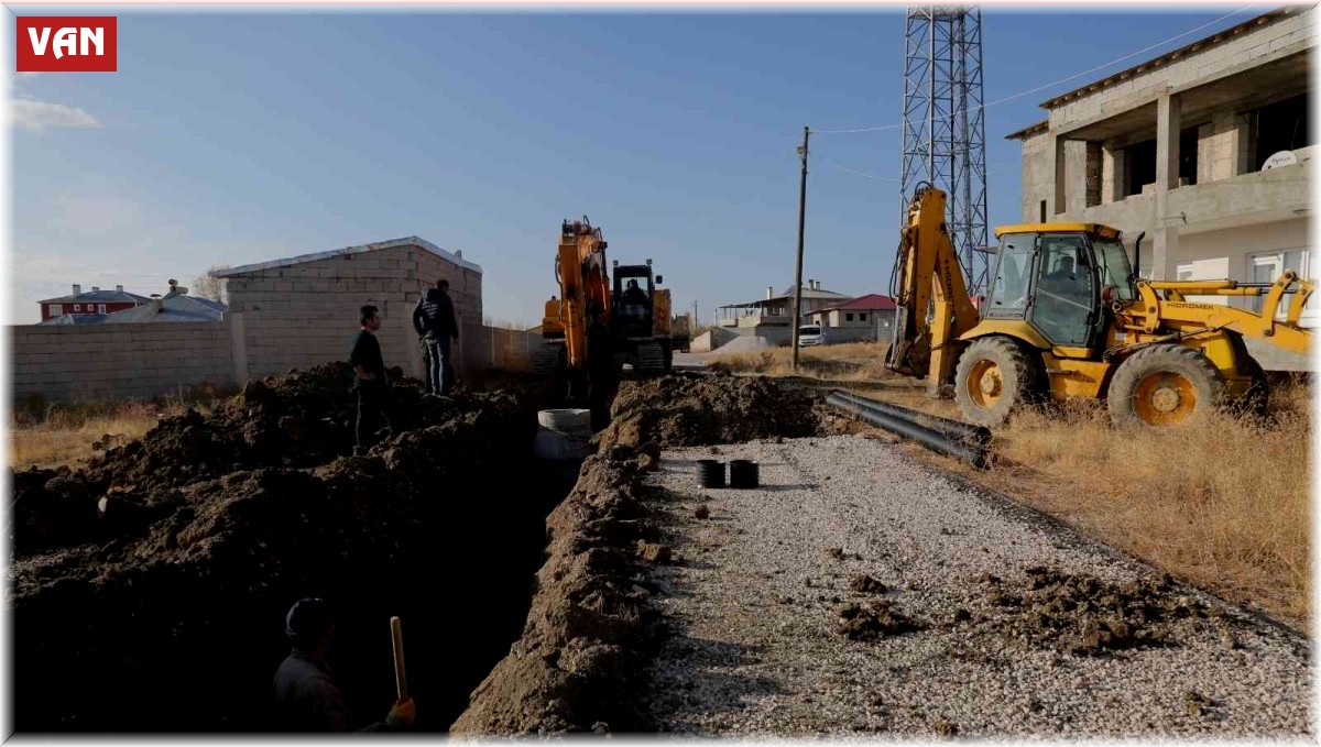 Tuşba'da kanalizasyon sistemi olmayan mahalle kalmıyor