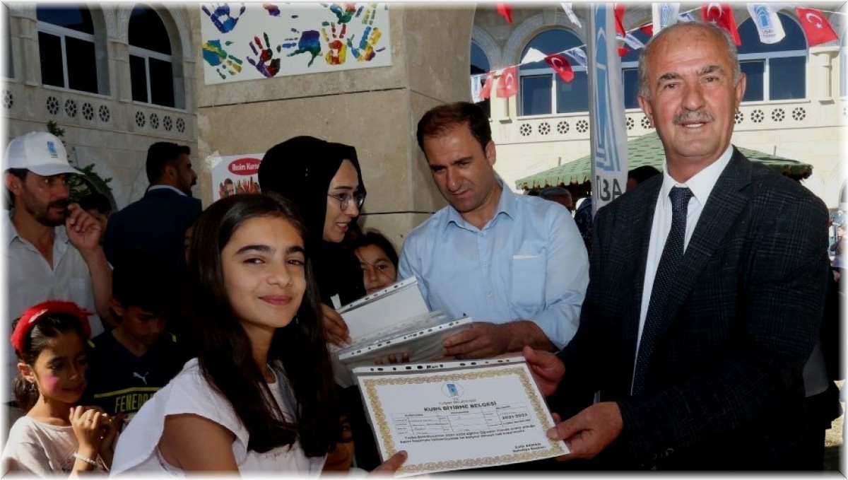 Tuşba'da yılsonu sergi ve sertifika töreni