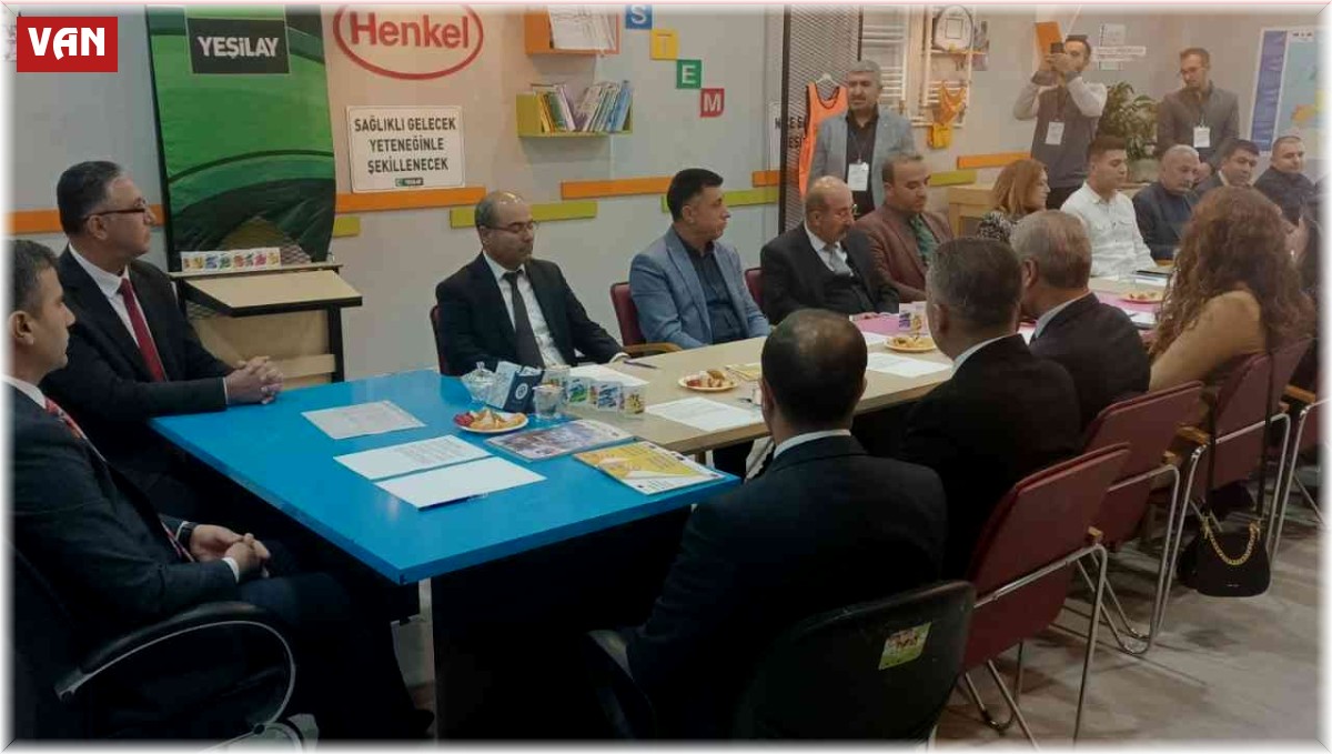 Tuşba'daki 14 okula "Ulusal/Avrupa Kalite Etiketi" belgesi verildi