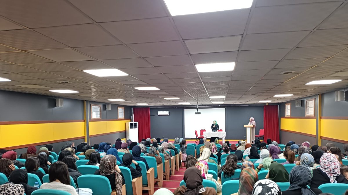 Tutak İlçe Müftülüğü’nden Hanımlara Yönelik Aile Konferansı