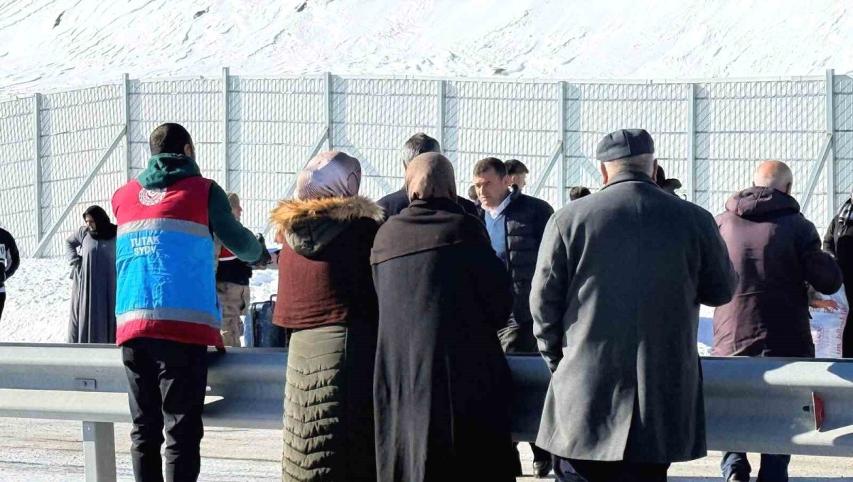 Tutak Kaymakamlığından kazazedelere çorba ikramı