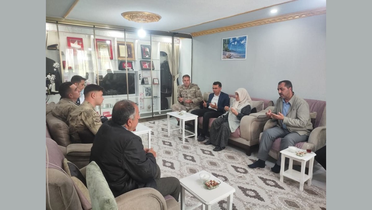 Tutak'ta Anneler gününde anlamlı ziyaret