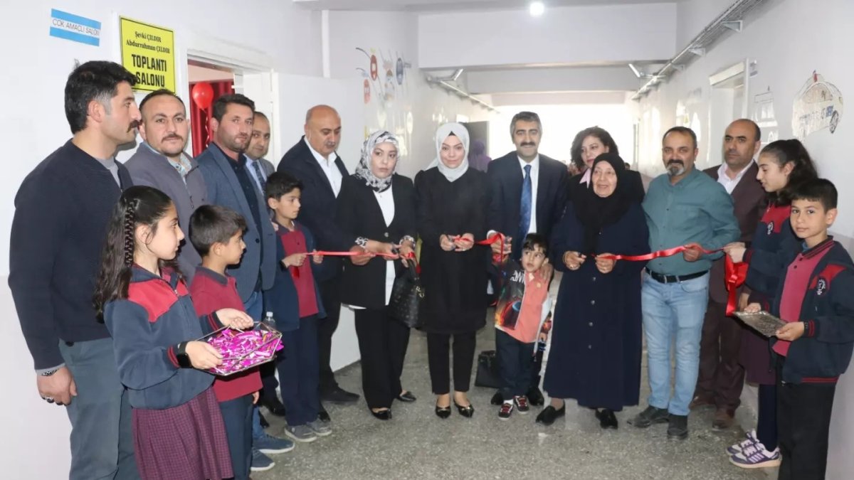 Tutak'ta Çok Amaçlı Konferans Salonu Yenilenerek Hizmete Açıldı