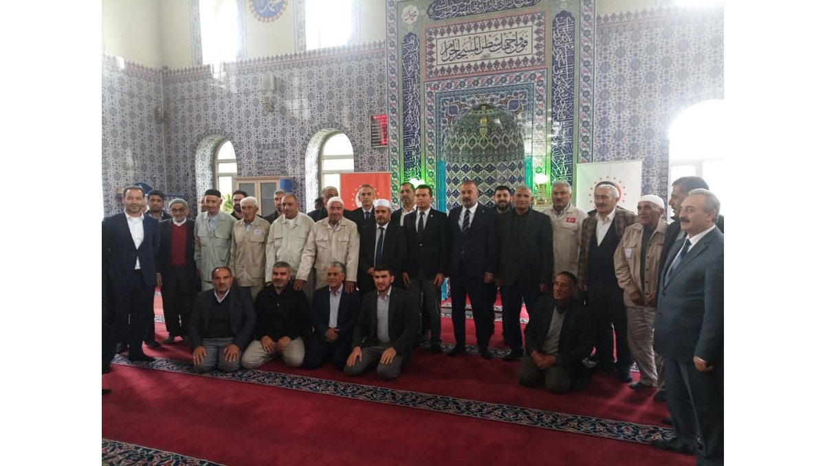 Tutak'ta hacı adayları kutsal topraklara uğurlandı