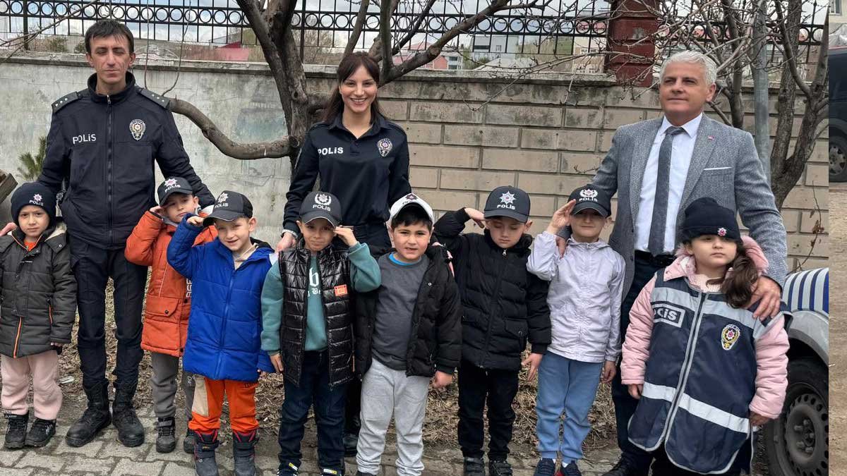 Tutak’ta Miniklerden Polis Haftası Ziyareti