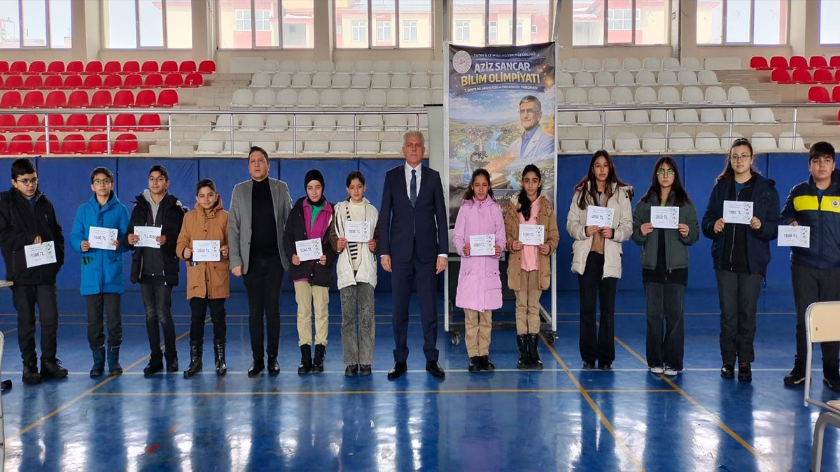 Tutak’ta Ortaokullar Arası Aziz Sancar Bilim Olimpiyatı Yapıldı