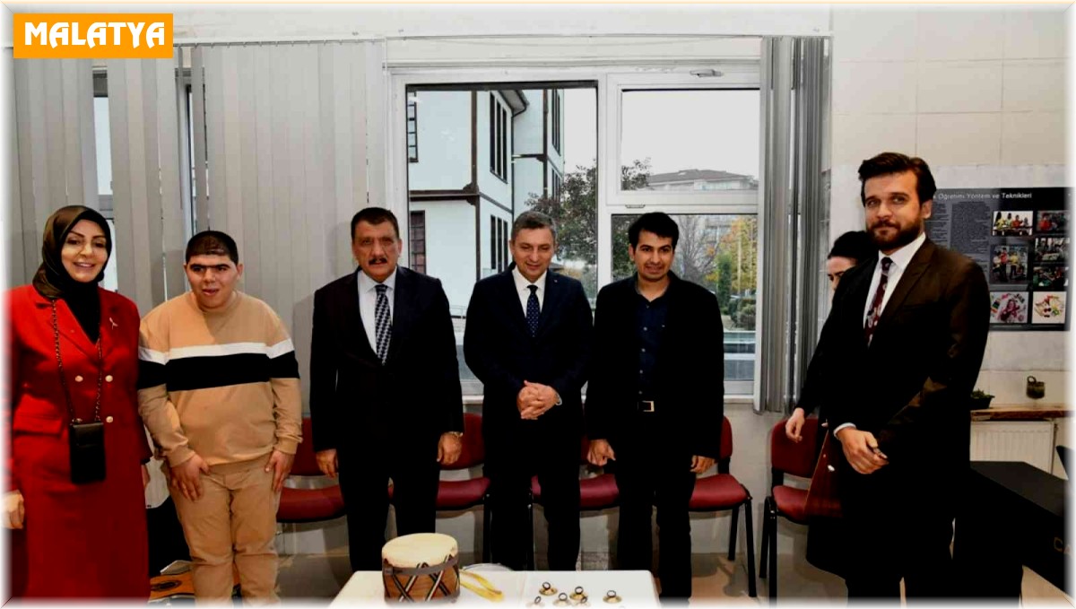 Tuvalimdeki Ezgiler Atölyesinde özel öğrencilere özel eğitim