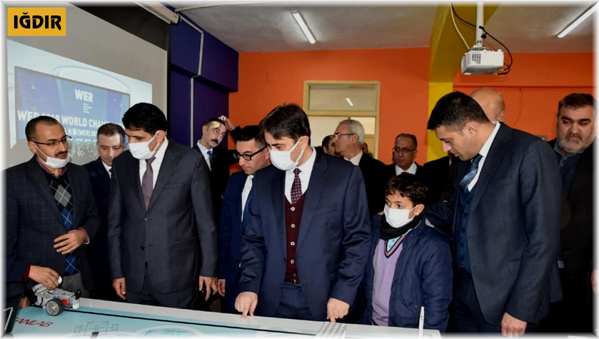 Tuzluca'da robotik kodlama atölyesi açıldı