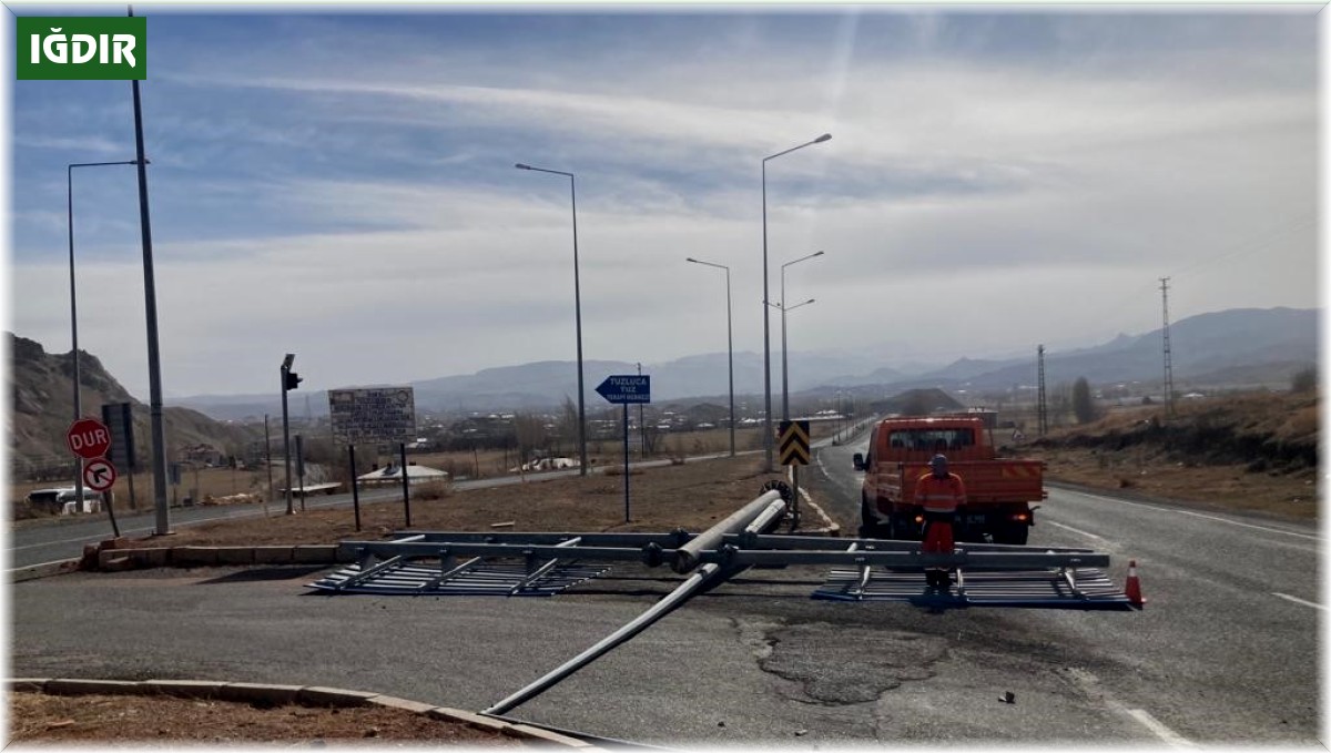 Tuzluca'da rüzgar etkili oluyor