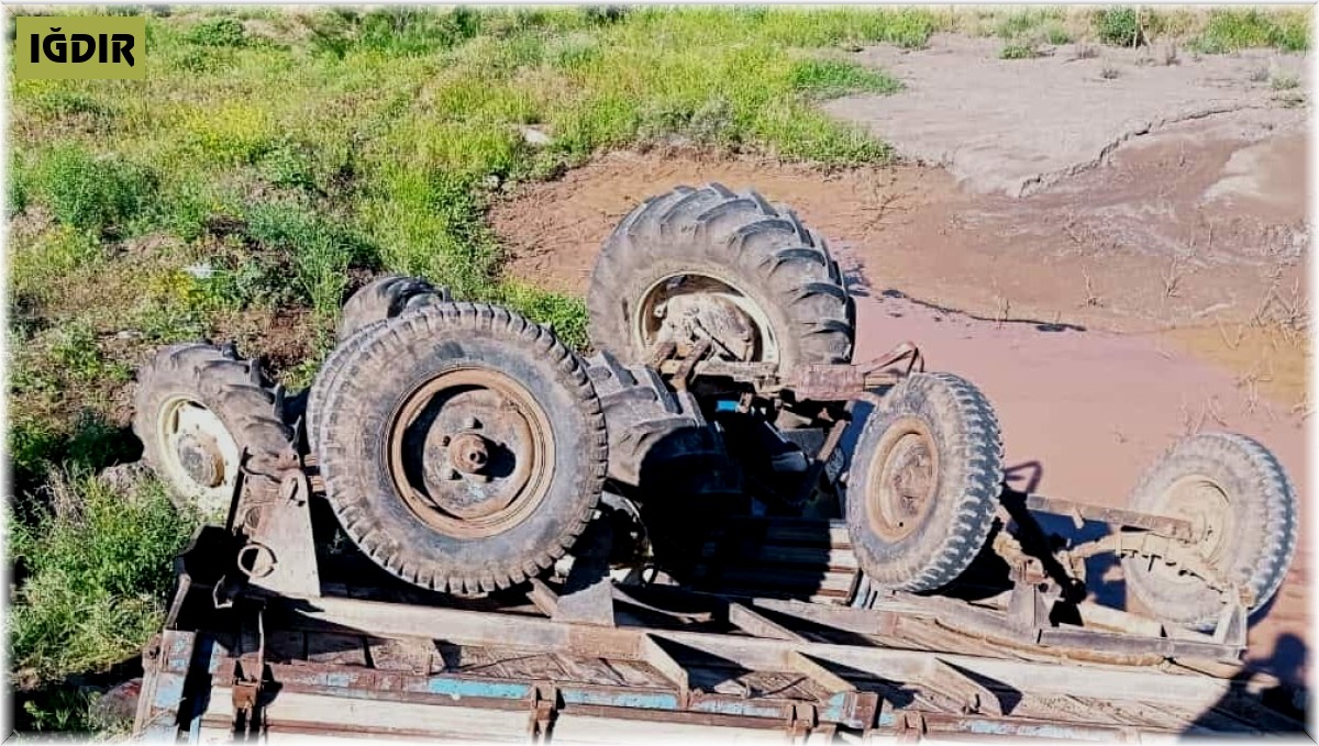 Tuzluca'da traktör kazası