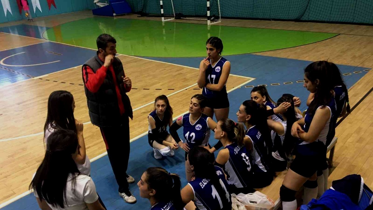 TVF 2. Lig: EBUAŞ Elazığ Voleybol: 3 - 1955 Batman Belediyespor: 2