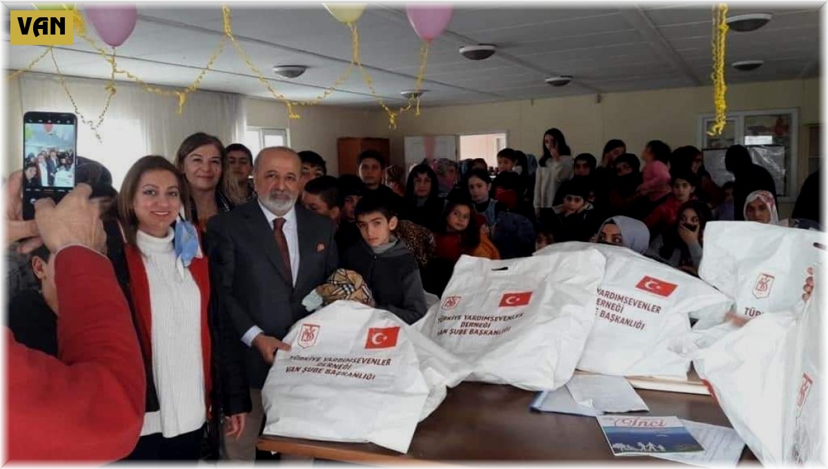 TYSD Van Şubesinden minikleri ısıtan kampanya