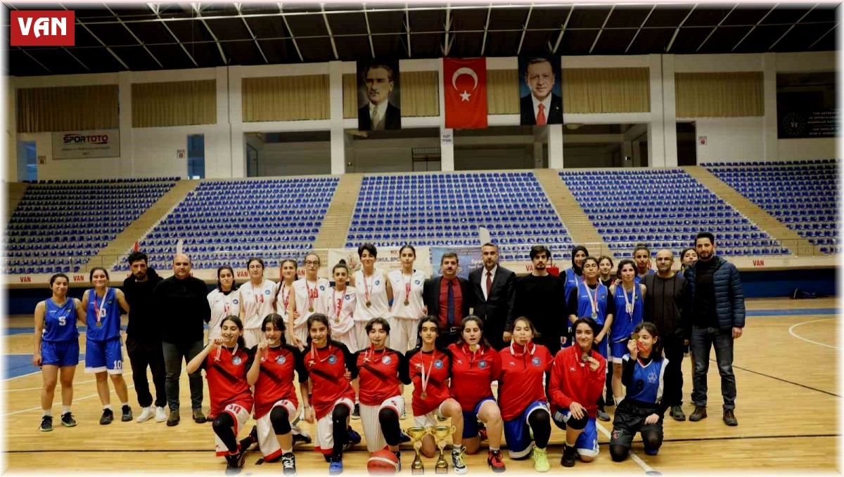 U14 ve U16 Kızlar Basketbol Şampiyonu İpekyolu Belediyesi Spor Kulübü oldu
