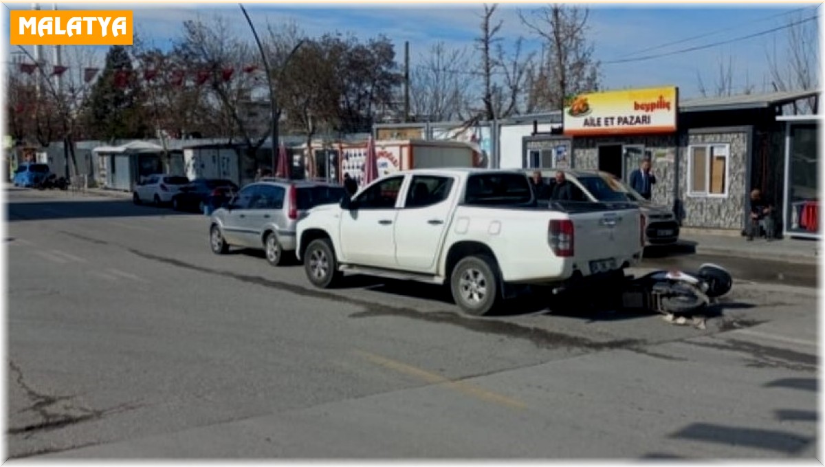 Üç aracın karıştığı kazada: 1 kişi yaralandı