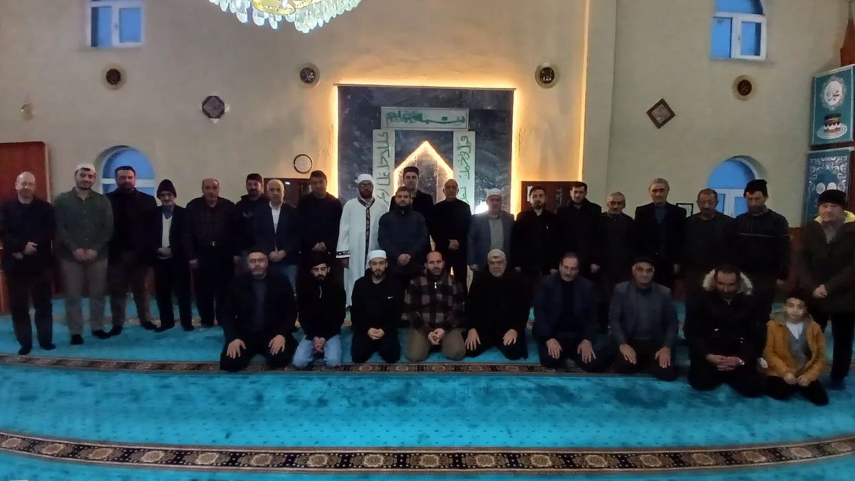 Üç aylar vesilesiyle Diyadin’de gönülleri buluşturan sabah namazı