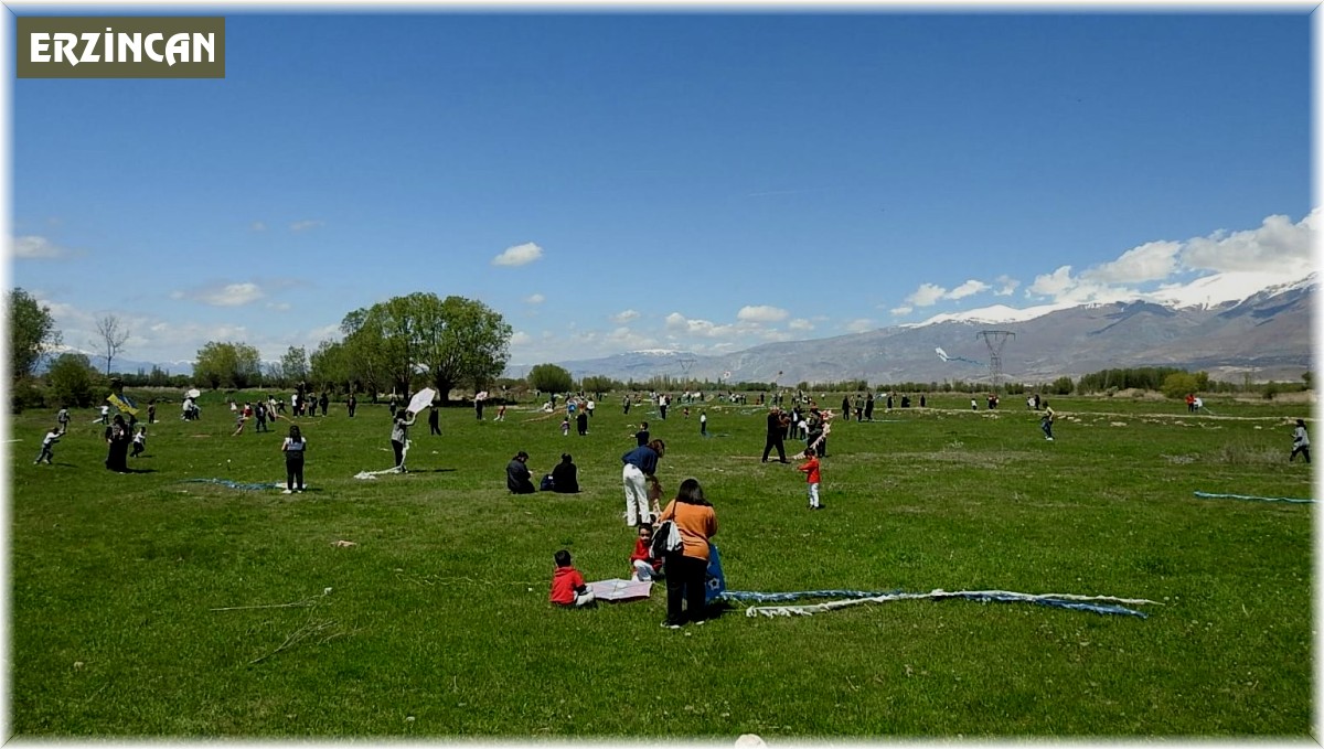Uçurtma şenliği renkli görüntülere sahne oldu