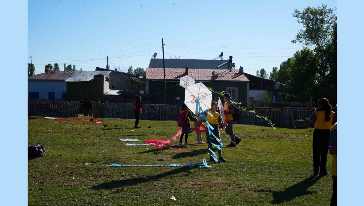 Uçurtmalar bu kez Sıraç için havalandı