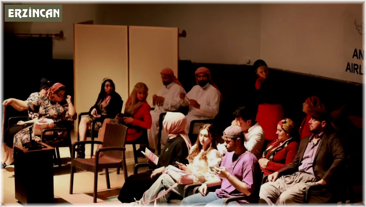 "Uçuşa Hazırız" adlı tiyatro oyunu sahnelendi