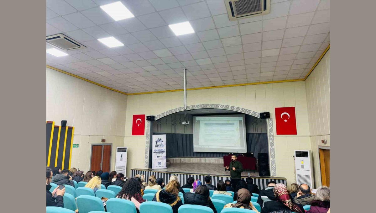 UDER'den öğretmenlere zorbalıkla mücadele eğitimi